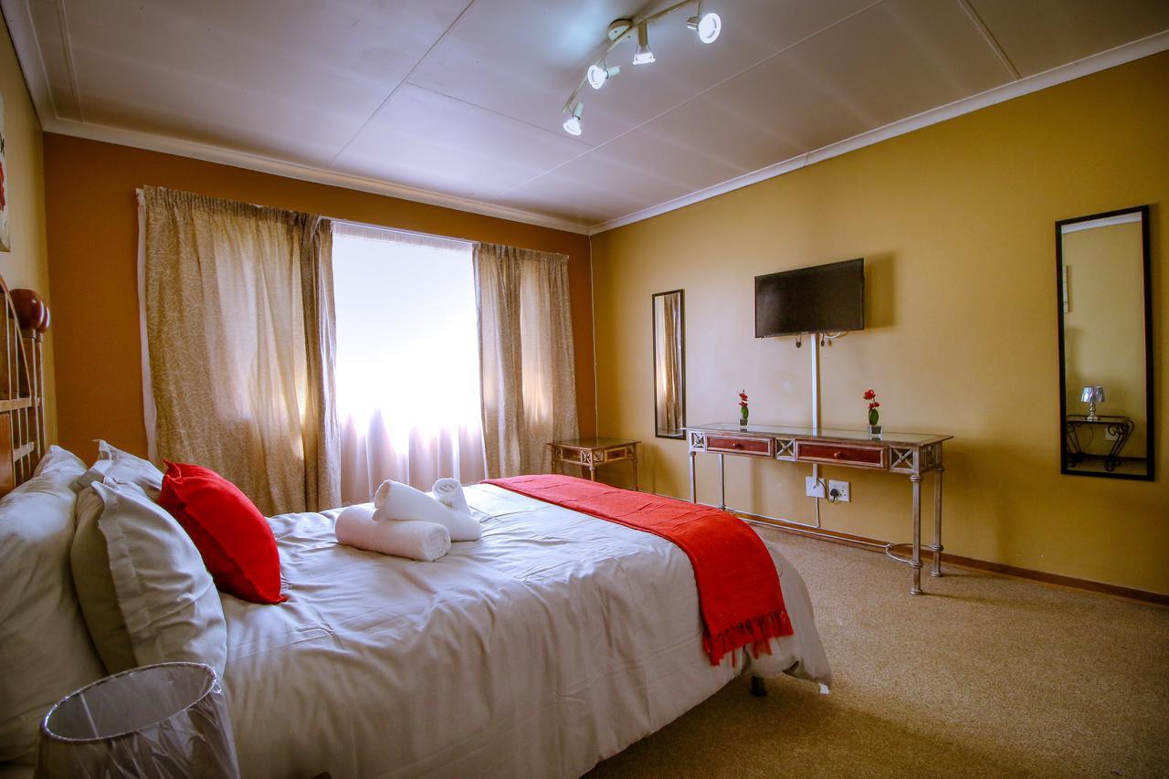 Waterfall Guesthouse Midrand Ngoại thất bức ảnh
