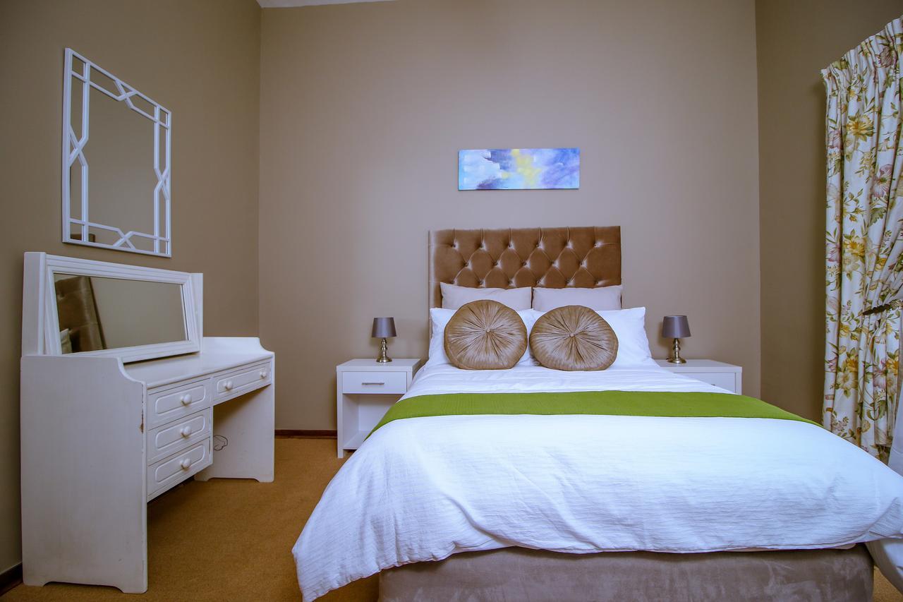 Waterfall Guesthouse Midrand Ngoại thất bức ảnh